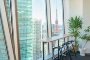 六本木一丁目駅直結のオフィスからは東京タワーを眺められます！
