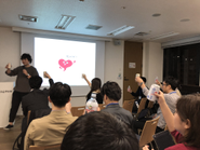 乾杯からスタート。軽食もスタートからお出ししています