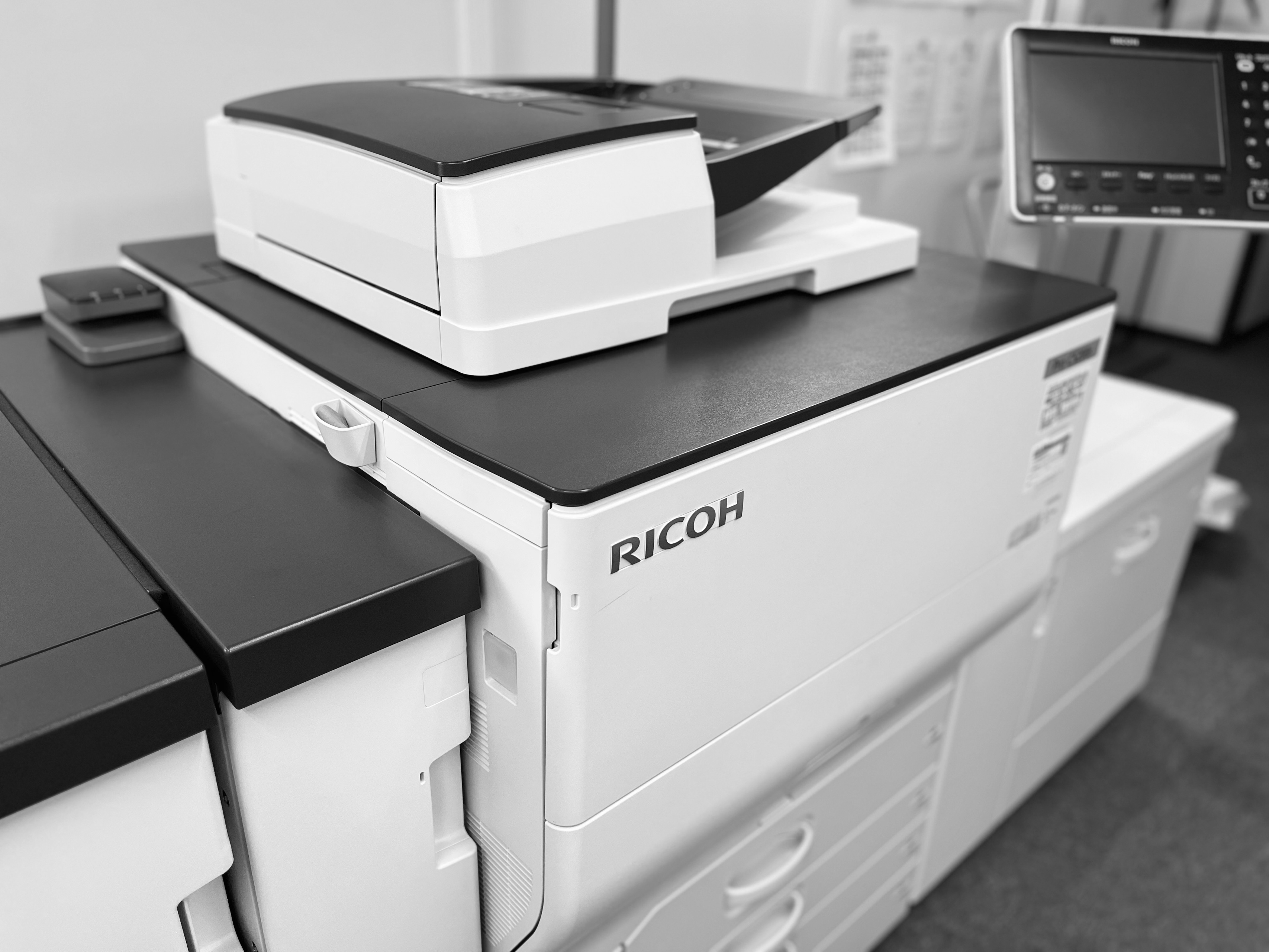 社内のデジタル印刷機は、社員は自由に使うことが出来ます！