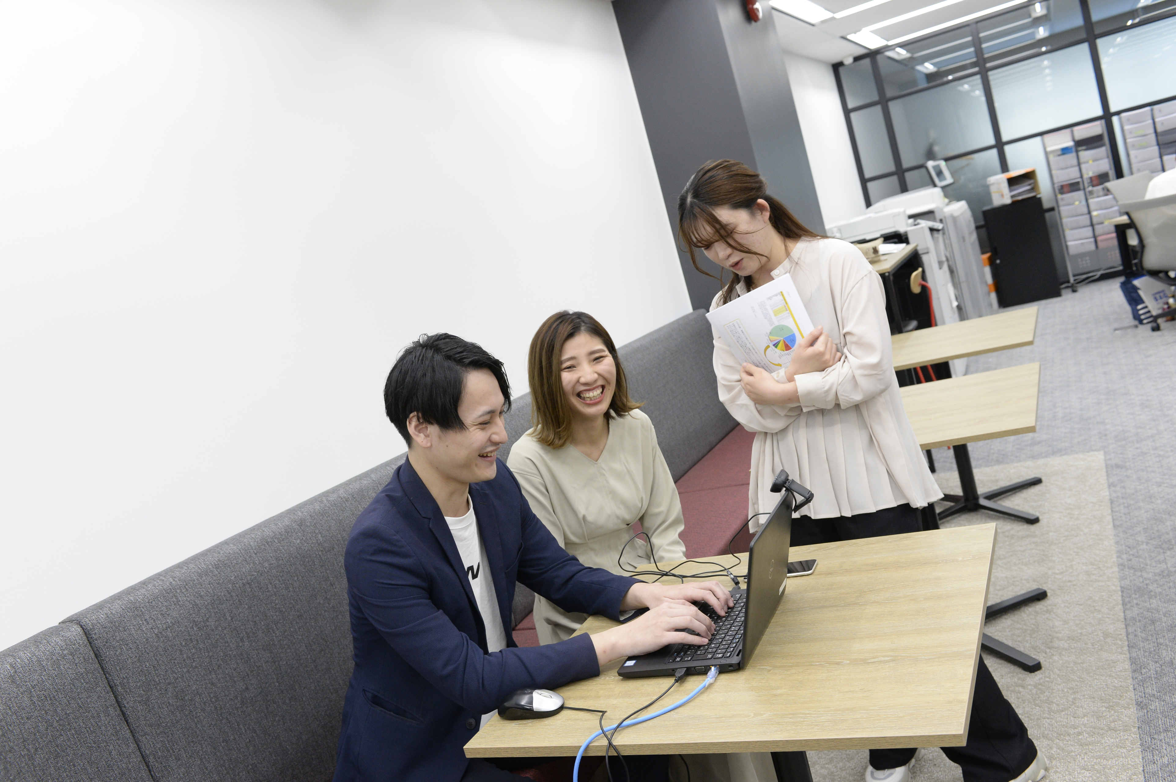 社内撮影をおこないました！