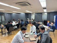 社員交流会：月1でオープンスペースにて開催！