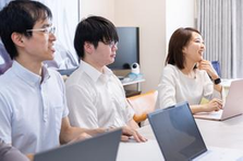 個の理想のキャリアを尊重！フロントエンドの経験活かしたデザインしませんか？