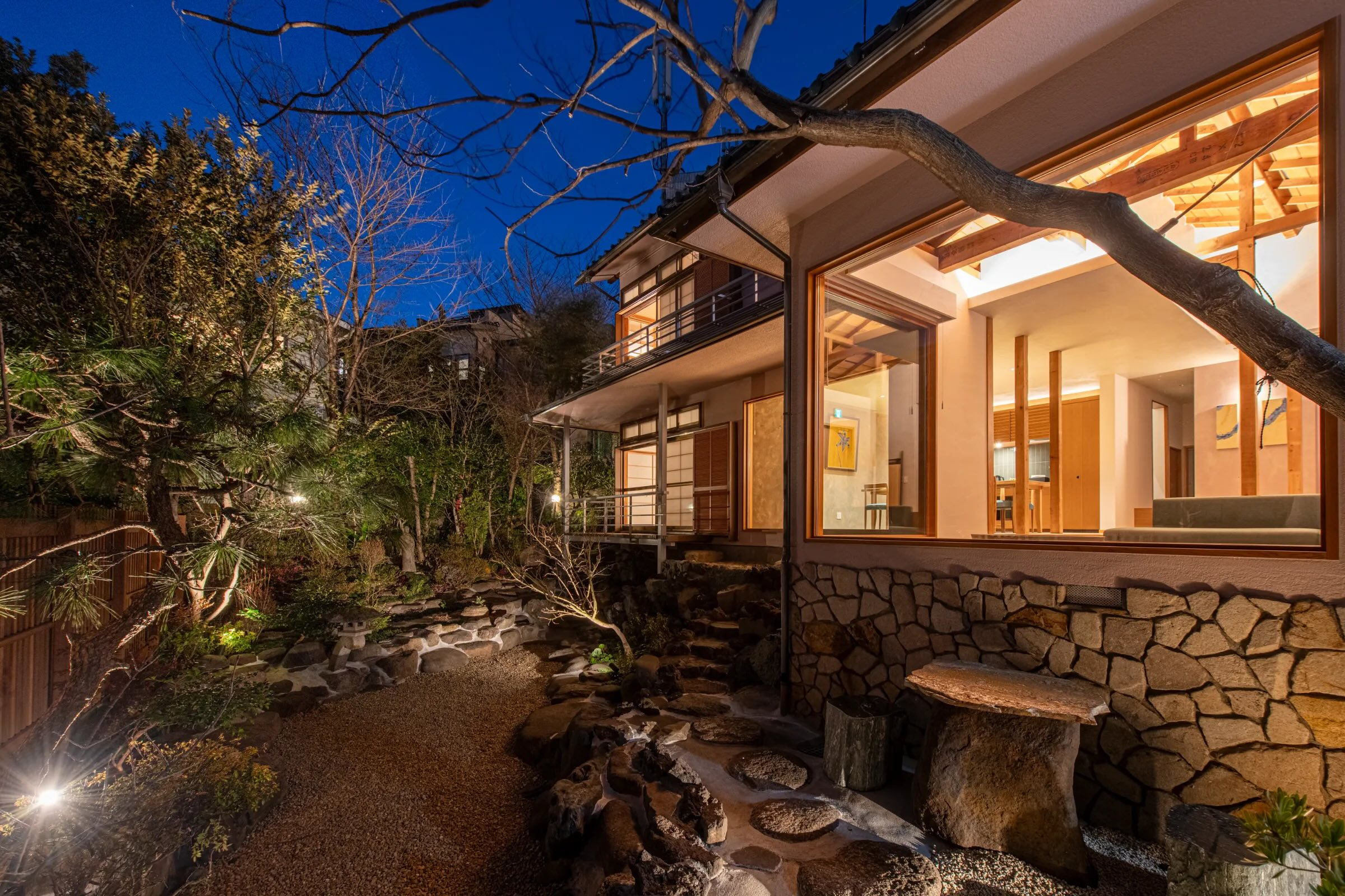 耐震補強専門会社が古民家をリノベし、宿泊施設を開業するお話。