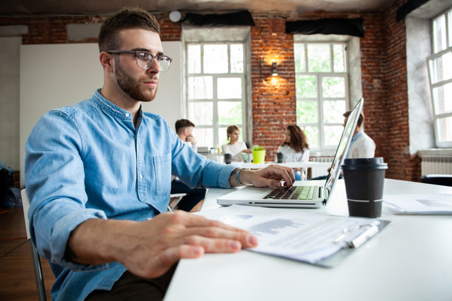 保守的だった過去から挑戦し続ける未来を選んだ男の今