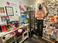 弊社の玄関には幸田のアタマの中が詰まっています。