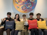 先輩後輩の垣根がなく、社員同士の交流も盛ん！仲間と助け合いながらスキルアップできるから、 楽しんでGOOYAで働けます！