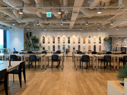 渋谷オフィスはスクランブルスクエアのWework内にあり、東京が一望できる38Fに位置しています。