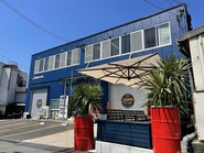 元製造業だった当社の社屋は、当時の面影を残しつつ製造業とは思えないキレイさやおしゃれさを実現しています。