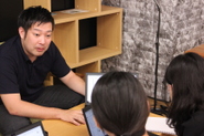 徹底した人材育成フロー、一人当たり年間100万以上の研修費も