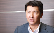 社長の牧草。大事なのは技術スキルだけではなく、顧客や仲間に思いやりを持つこと。