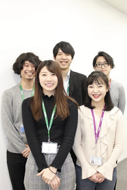 経理部若手メンバーです。この中の3人がアルバイトから正社員に。そして昇格しているメンバーも！