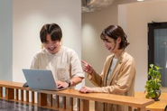 社内仲が良くわからないことはすぐ相談できる仲間がいます。