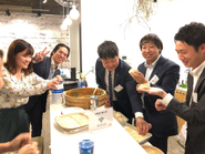 お客様を集めて餃子パーティー