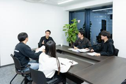 会議をしている風景です