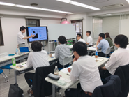 定期的に様々な研修を行っています。