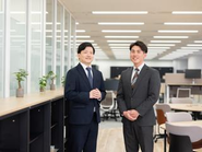 OJTで先輩の隣から。一人で抱え込まない環境