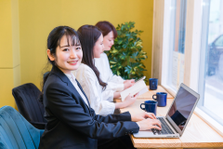 他の会社では得ることのできない思考力が身につく職場で新卒を募集！ 