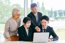 自ら考え、自ら動く。企画職として本気で成長したいあなたに