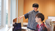 自分で考え抜く時間も、チームで知恵を出し合う時間も、どちらも大切にしています