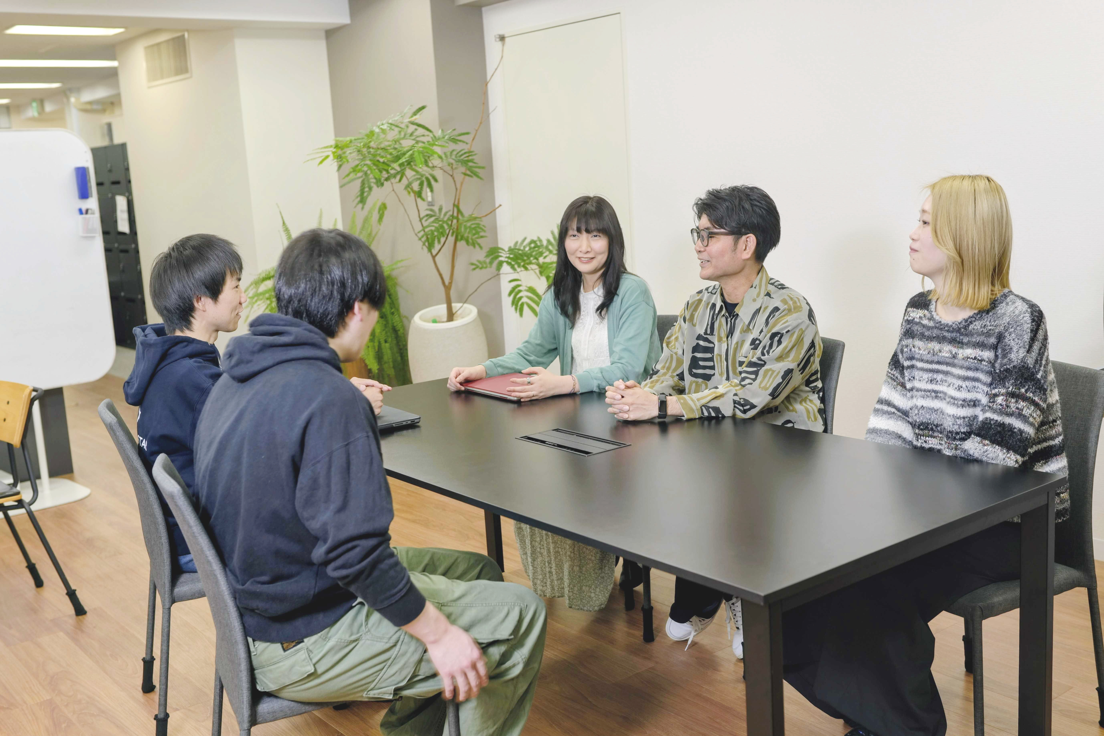 【「人の役に立てる実感」と「ご機嫌で働ける環境」——エンジニアリングマネージャーが語るキャリアの転機】