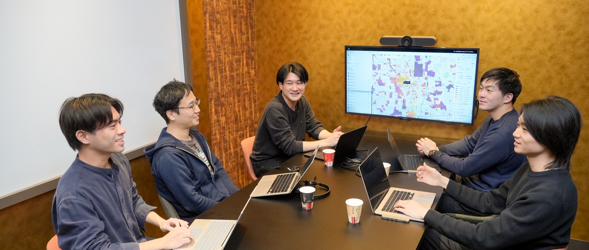  webエンジニア募集！三井物産×KDDIの人流データまちづくり事業