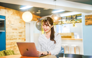 リモートと出社を組み合わせた柔軟な働き方が叶います！