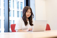 顧客企業の視点だけでなく、そこでは働く一人ひとりの想いに寄り添い「本気で本質を追求する」私たちのあり方