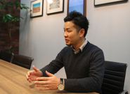 Business Development Division責任者・飯村。and factoryだからこそ実現できることを圧倒的なスピードでカタチにしていってます。