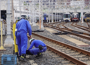 線路工事をする現場