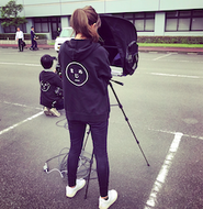 真面目社では、代表平川自ら、撮影現場で汗を流します！演者側の経験もある代表は、演者、制作側、双方の気持ちを理解し、気持ちの良い現場の雰囲気作りのプロです！”より良い作品を作りたい”、この気持ちは代表が軸となり、他メンバーにしっかり浸透しています。