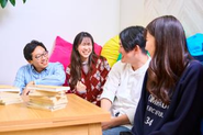 【20～30代が活躍中】休憩中は自分の好きなことやデザインについて語り合うことも♪周囲から刺激を受けつつ、仕事もプライベートも充実できます！
