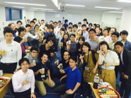 毎月１週目の金曜日は『決騎会』！全社の情報共有と交流の場になっています。