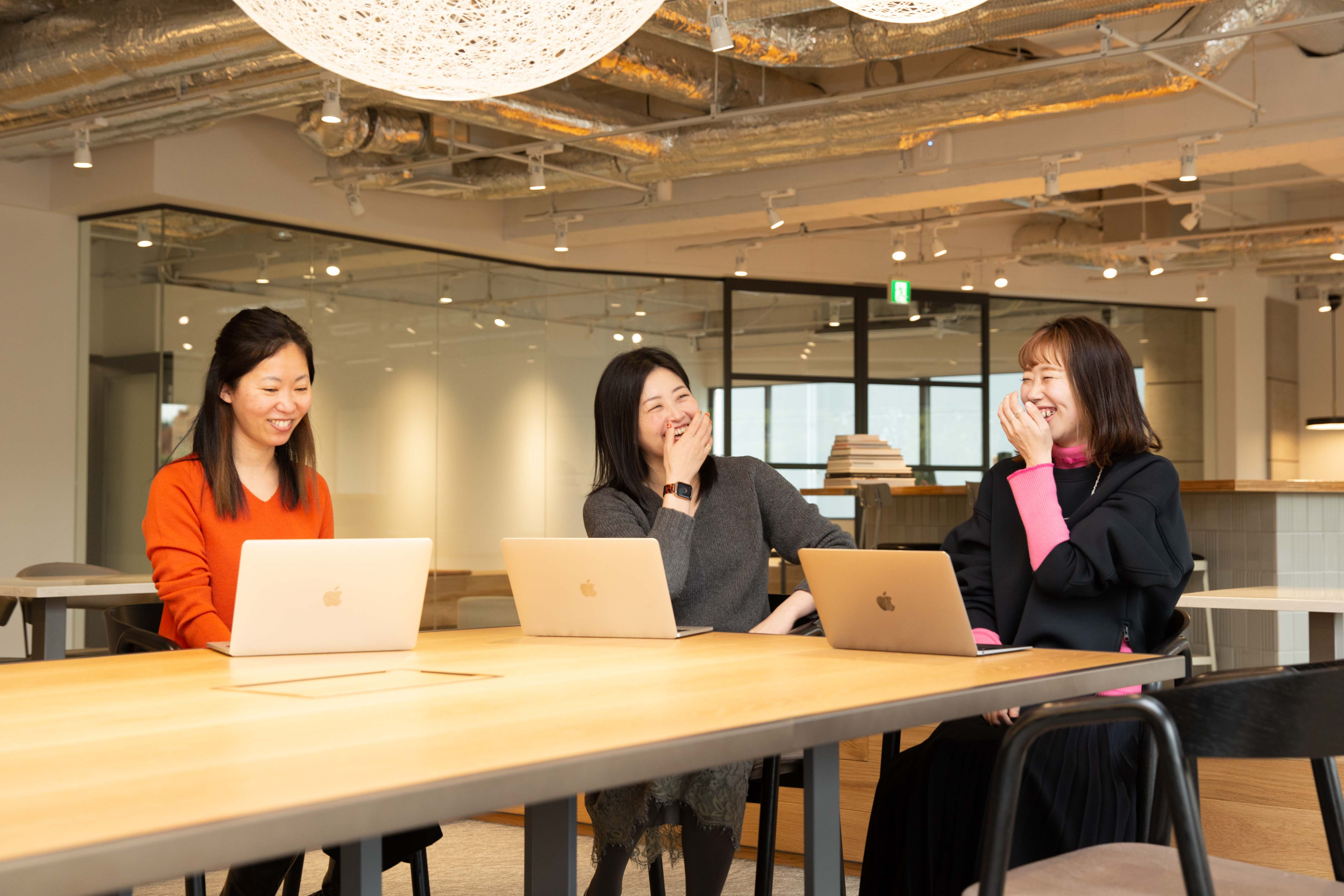 【社員インタビュー/前編】「こんな機能が欲しい！」社内外のニーズをキャッチし、自社サービスの成長を担うla belle vieのプロダクトチームで働く魅力とは？