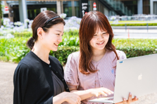 約1200万人が利用する自社toCサービスを支えるWEBエンジニア募集！