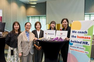 希望の方には、国内外での出張の機会も多くあります。旅好きにはぴったりです。（写真はクライアントのPRチームとして、オランダの展示会へ同席しました。）