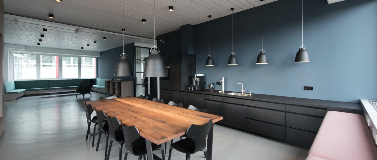 常識を疑い、失敗を恐れないスペースプロデューサーが求められる職場です