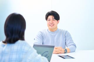 【待遇も安定】専任担当がサポートが就業後にしっかりあなたのキャリアをサポート！前職より年収50万～100万円アップ多数