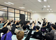 昨年開催した、「Leo the football流マネジメントについての最適解」セミナーは大盛況！Leo the football氏の過去から現在まで、 またマネジメントの基礎やテクニックについて、ふんだんにお話しいただきました！  終盤にはサイン入り書籍の抽選も！ かなり本気のじゃんけんが繰り広げられました。