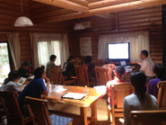 スタッフ全員で勉強会