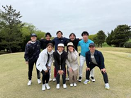 ゴルフで築いた強固な基盤をもとに、グランピングなど次々と新規事業の種を蒔いています。事業立ち上げの責任者へ、年齢や経験に関わらず挑戦できるチャンスがここにはあります。