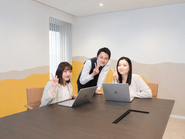 20代で管理職やリーダーポジションを務める社員多数！！成長したい、と思ったタイミングに多くのチャンスがある会社です。