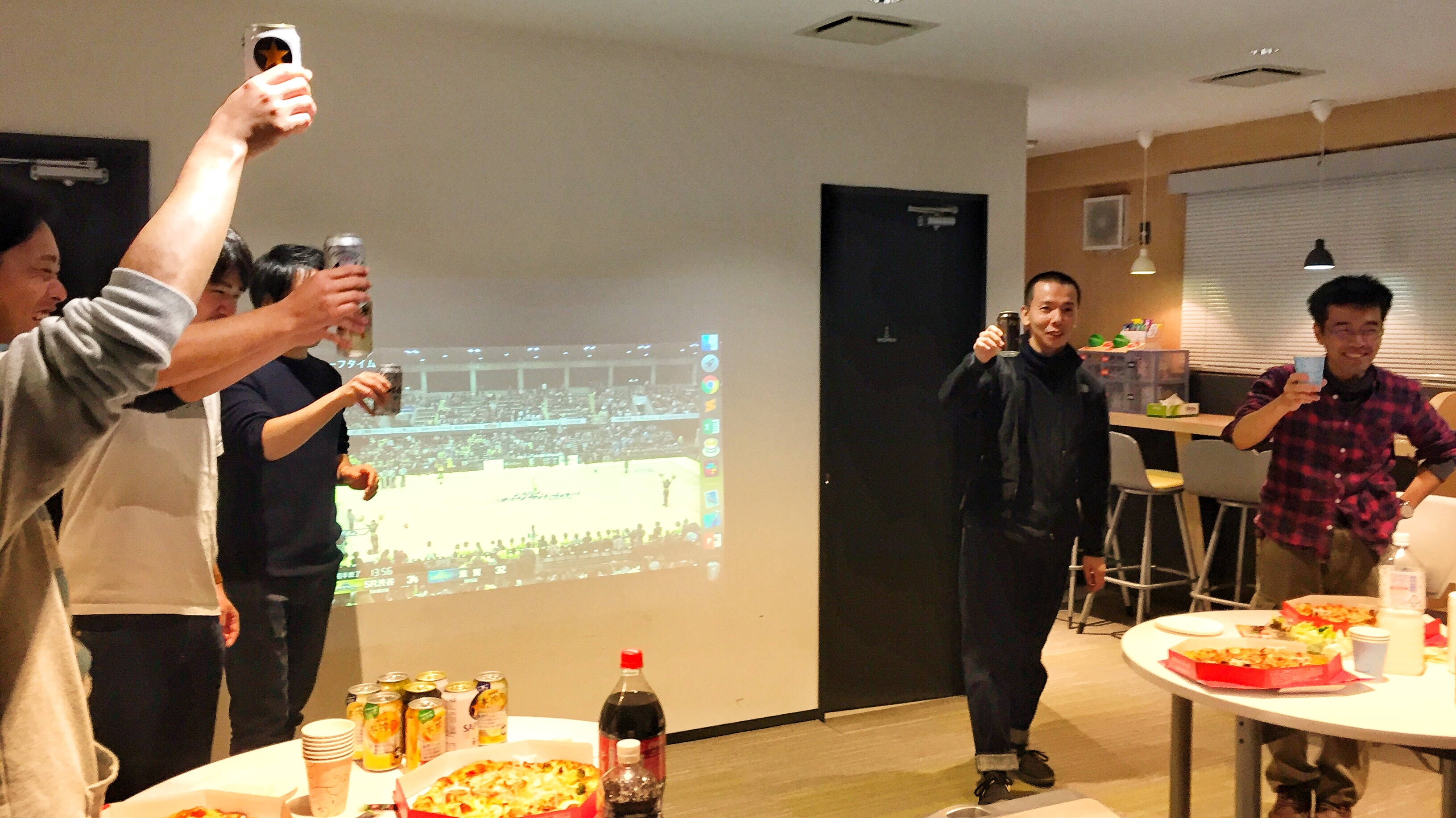 【playground 1月 懇親会】バスケを観戦しながらピザparty！