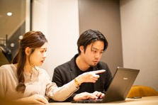 SNS×ECの急成長企業！マーケティング事業の中核メンバー募集！
