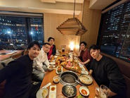 部署のメンバーで食事会をすることもあります（任意参加）