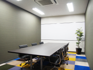 会議室風景。会議は必要最小限で行っています。