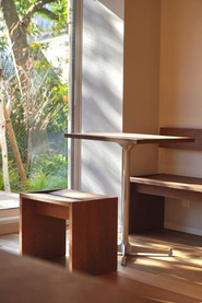 光が差し込む店内で素敵な時間をご提供しております（goodcoffee学芸大学）