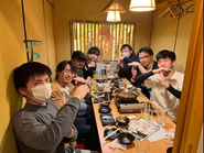 ☆定期的に食事会を行いコミュニケーションを取ります。現在ではゲームや車が趣味な社員が多く、話しが盛り上がります。