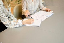 英語を活かせる＆法律に関する専門知識が身に付くシゴトに挑戦しませんか？