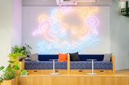 オフィスは WeWork 御堂筋フロンティアです！