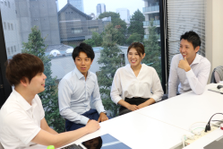 心配ご無用！専用の研修ルームで必要な知識をイチから学べる！経験０エンジニア